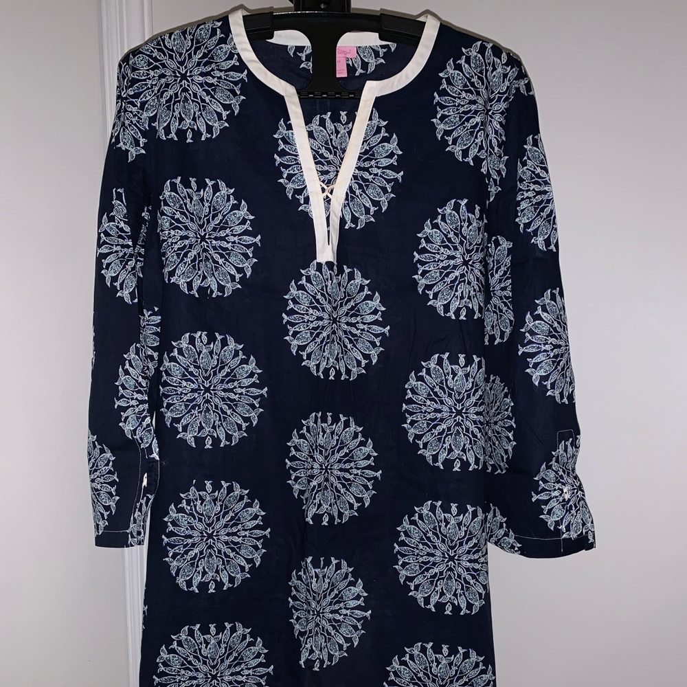 Lilly Pulitzer navy and white mandala print tunic
